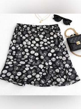Black & White Abstract Polka Dot Midi Skirt | 2026 Trendy Clean Girl